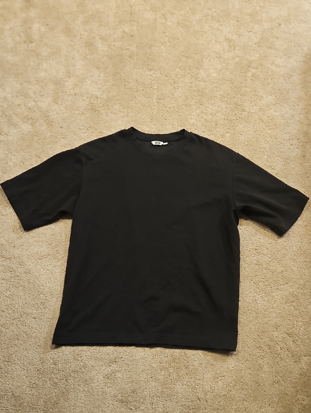 Uniqlo Black Short Sleeve Tee - Classic Crewneck